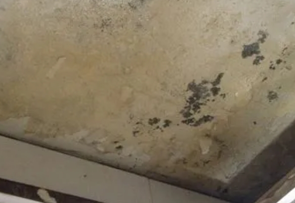 株洲市阳台漏水维修公司分享下株洲市卫生间渗水维修需要注意哪些问题。